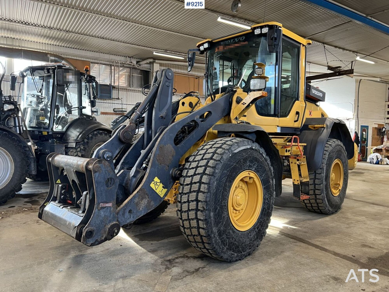 Volvo L 90 H Wheel loader (VIDEO) - Колесен товарач: снимка 3 Volvo L 90 H Wheel loader (VIDEO) - Колесен товарач: снимка 3