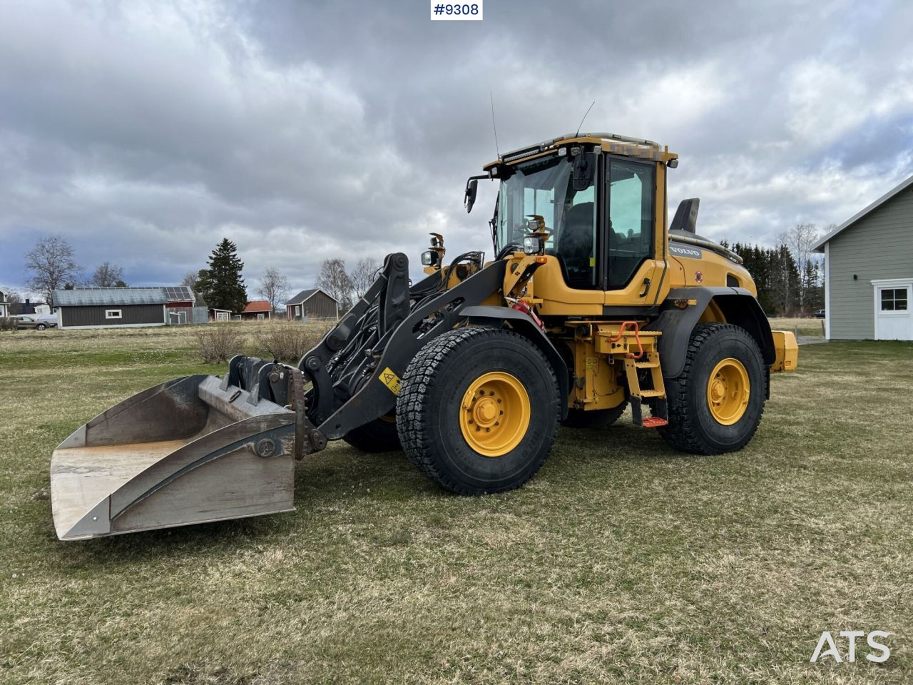 Volvo L60 H Wheel loader with grading bucket (VIDEO) - Колесен товарач: снимка 1 Volvo L60 H Wheel loader with grading bucket (VIDEO) - Колесен товарач: снимка 1