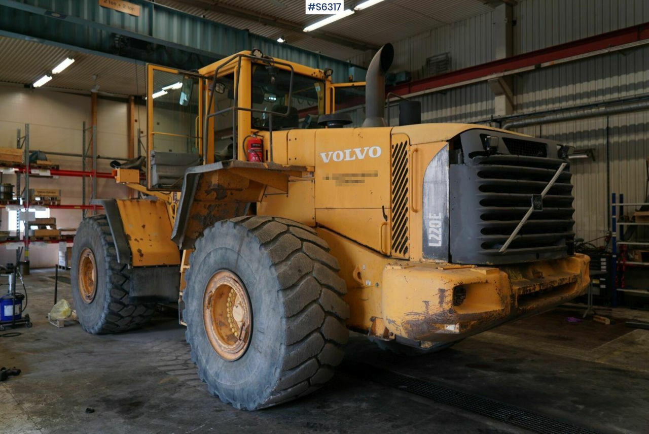 WHEEL LOADER VOLVO L220 E - Колесен товарач: снимка 2 WHEEL LOADER VOLVO L220 E - Колесен товарач: снимка 2