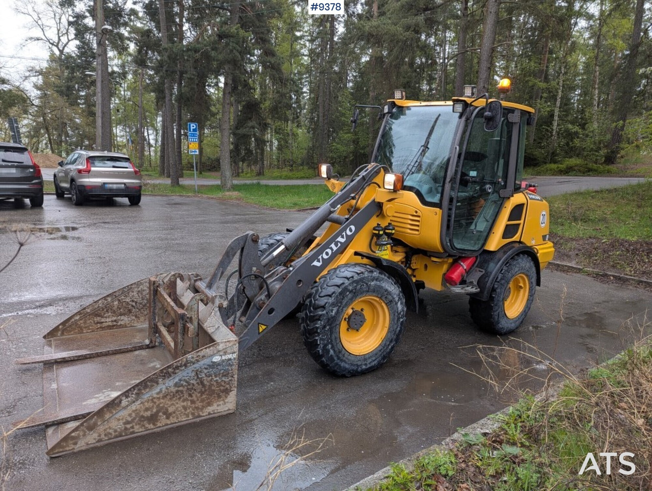 Wheel loader Volvo L25F with attachments (SEE VIDEO) - Колесен товарач: снимка 2 Wheel loader Volvo L25F with attachments (SEE VIDEO) - Колесен товарач: снимка 2
