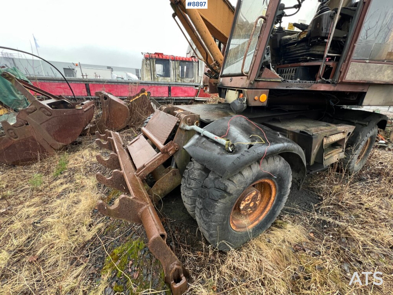 Колесен багер Wheeled excavator Case 1088 - Repair object: снимка 14
