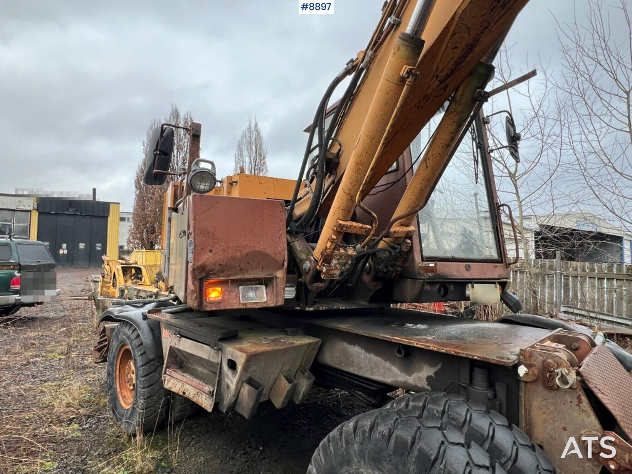 Колесен багер Wheeled excavator Case 1088 - Repair object: снимка 8