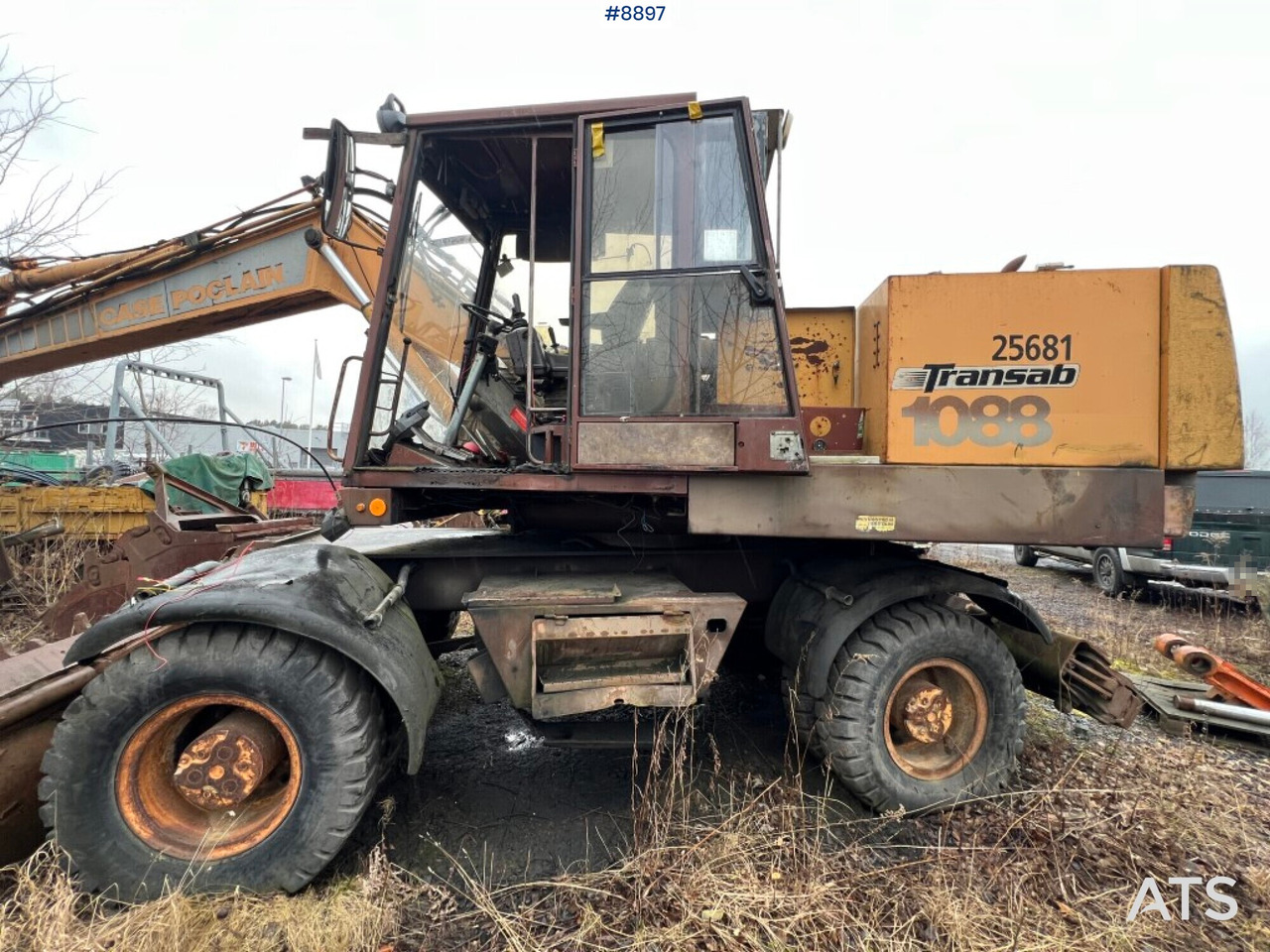 Колесен багер Wheeled excavator Case 1088 - Repair object: снимка 13