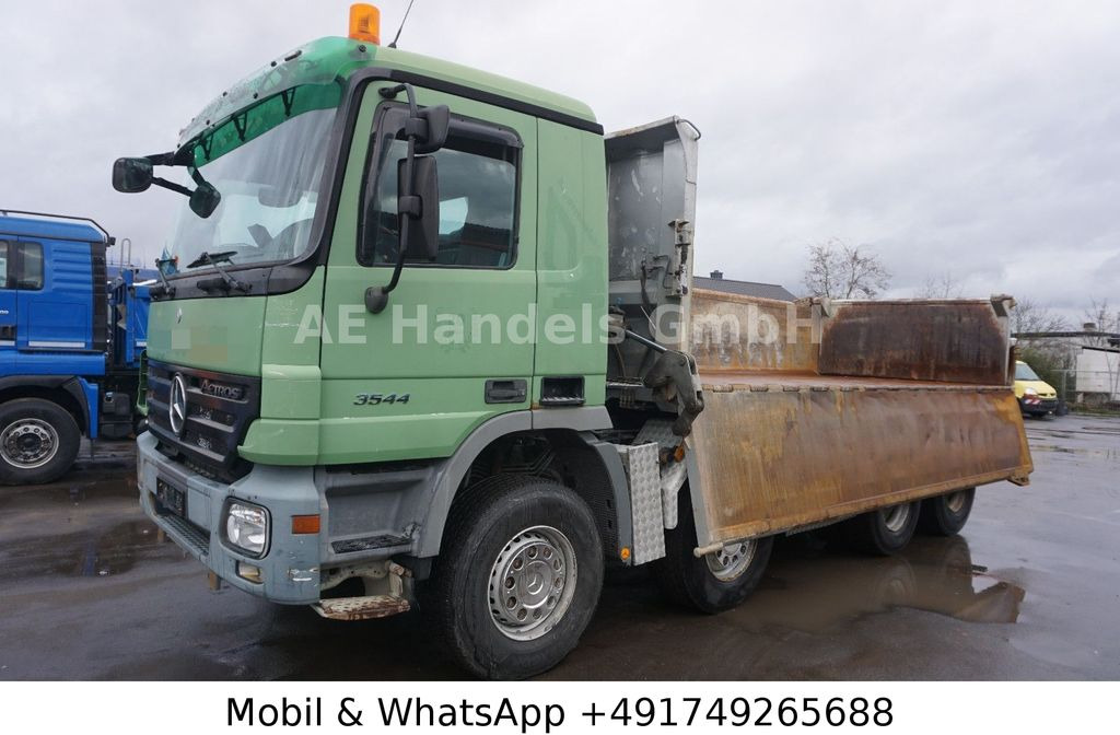 Самосвал камион Mercedes-Benz Actros II 3244 8x4 BB Meiller *Bordmatik/3-Pedal: снимка 10