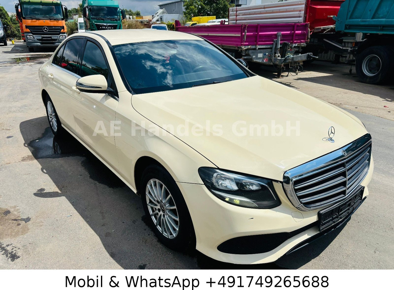 Mercedes-Benz E 220 d *Leder / Sitzheizung / Tempomat - Седан: снимка 1 Mercedes-Benz E 220 d *Leder / Sitzheizung / Tempomat - Седан: снимка 1