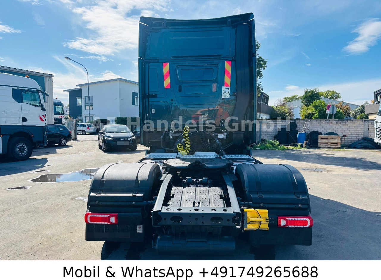 Mercedes-Benz Actros V 1843 L LL LowDeck *Retarder/ACC/2xTank - Влекач: снимка 4 Mercedes-Benz Actros V 1843 L LL LowDeck *Retarder/ACC/2xTank - Влекач: снимка 4