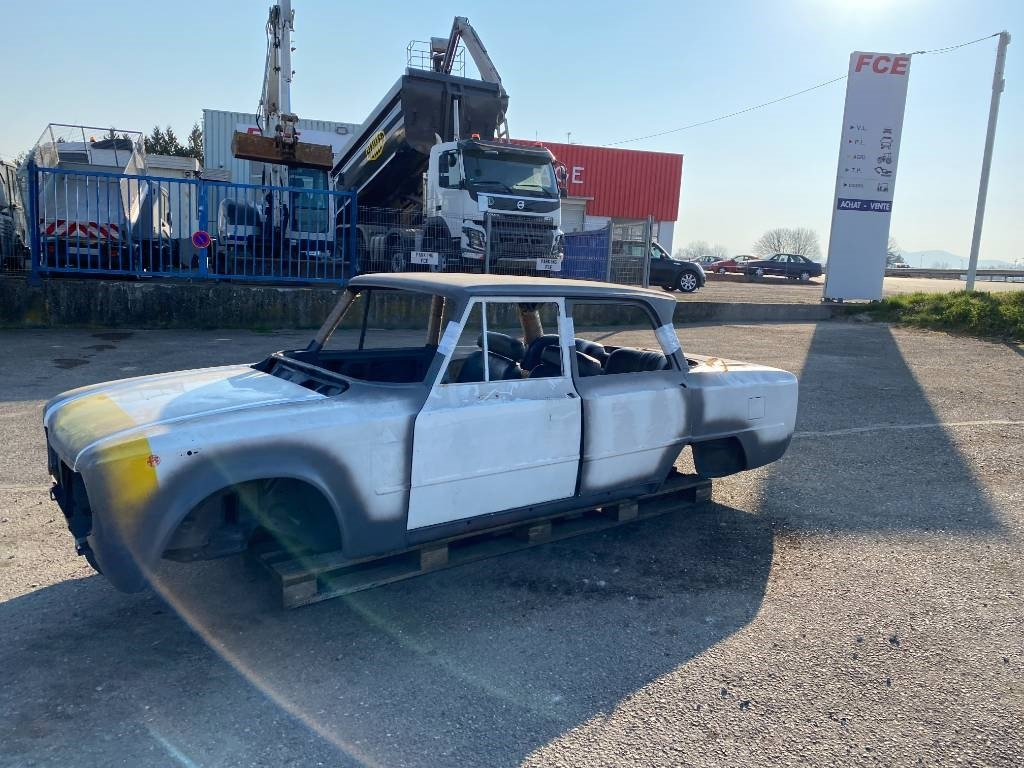 Alfa GUILIA 1300 SUPER NUOVA/Origine France/Oldtimer - Лек автомобил: снимка 1 Alfa GUILIA 1300 SUPER NUOVA/Origine France/Oldtimer - Лек автомобил: снимка 1