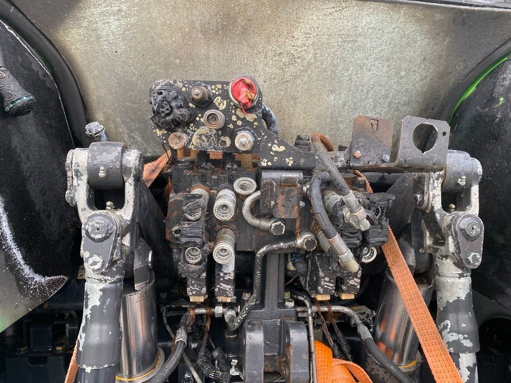Трактор Deutz-fahr AGROTRON 610TTV / Carte Grise Française endommagé: снимка 40