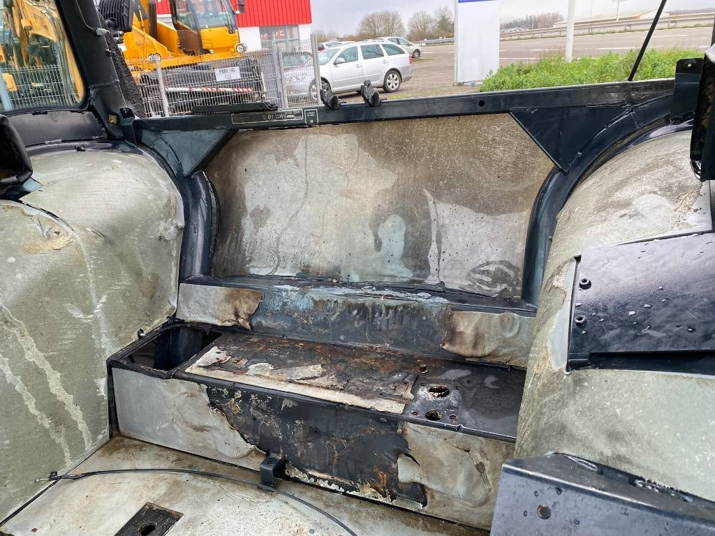 Трактор Deutz-fahr AGROTRON 610TTV / Carte Grise Française endommagé: снимка 27