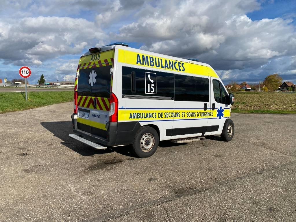 Fiat LES DAUPHINS/DUCATO TORINO 2.3M-Jet 160 endommagée - Лекотоварен автомобил фургон: снимка 4 Fiat LES DAUPHINS/DUCATO TORINO 2.3M-Jet 160 endommagée - Лекотоварен автомобил фургон: снимка 4