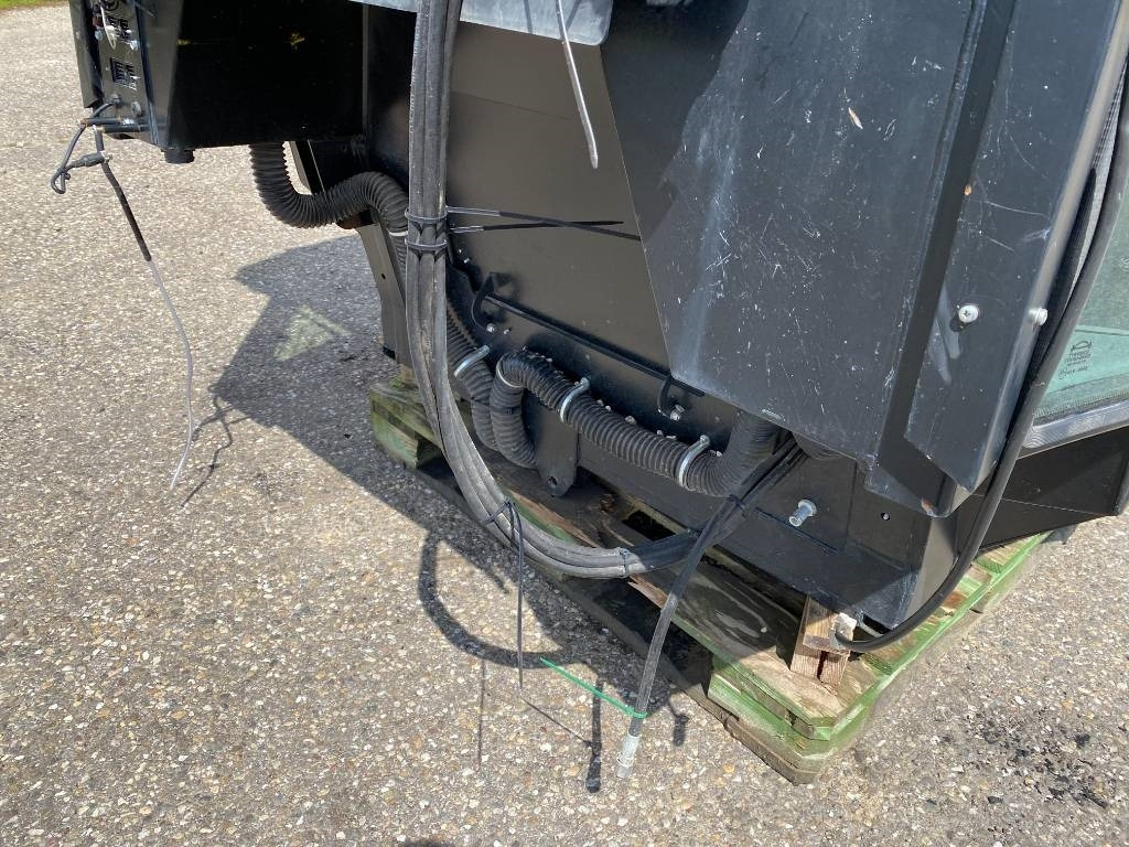 Кабина за Строителна техника Hydrema Cabine pour tombereau Hydrema 912 GS endommagée: снимка 29 Кабина за Строителна техника Hydrema Cabine pour tombereau Hydrema 912 GS endommagée: снимка 29