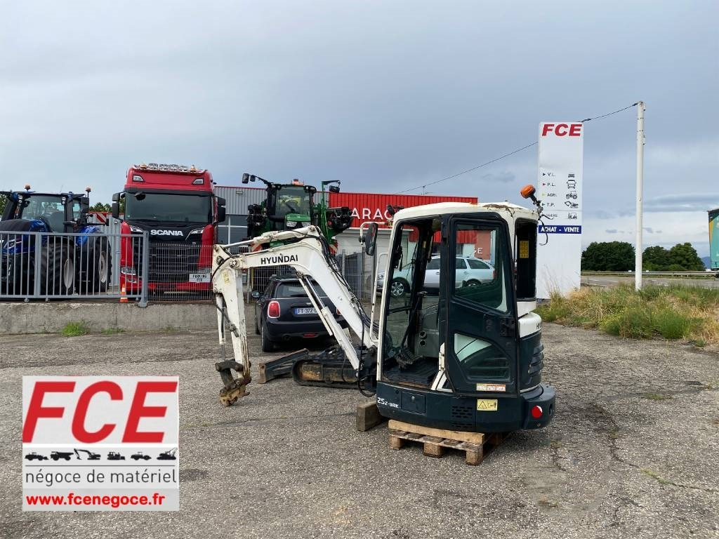 Hyundai ROBEX 25Z-9AK Certificat CE endommagée - Мини багер: снимка 1 Hyundai ROBEX 25Z-9AK Certificat CE endommagée - Мини багер: снимка 1