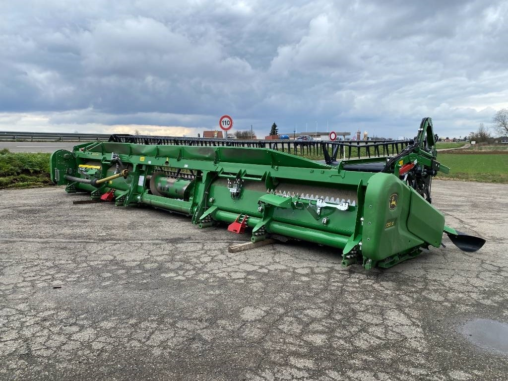 John Deere 730 X Origine Françaises endommagée  - Принадлежност за машини за прибиране на реколтата: снимка 4 John Deere 730 X Origine Françaises endommagée  - Принадлежност за машини за прибиране на реколтата: снимка 4