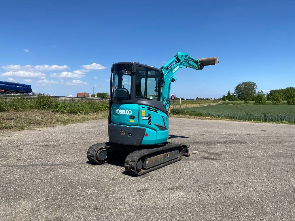Kobelco SK28SR-6E 1er Main Origine Française endommagée - Мини багер: снимка 4 Kobelco SK28SR-6E 1er Main Origine Française endommagée - Мини багер: снимка 4