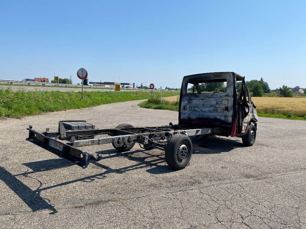 Iveco Châssis Cabine DAILY 33S12 / 2.3D 115 - Лекотоварен автомобил: снимка 4 Iveco Châssis Cabine DAILY 33S12 / 2.3D 115 - Лекотоварен автомобил: снимка 4