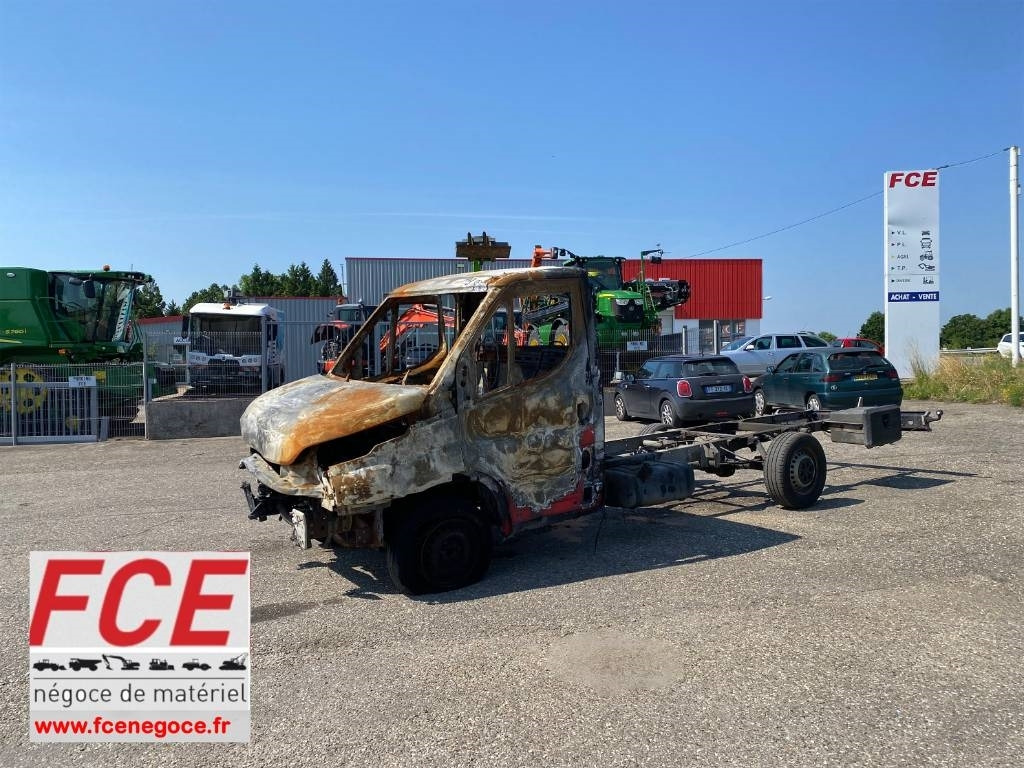 Iveco Châssis Cabine DAILY 33S12 / 2.3D 115 - Лекотоварен автомобил: снимка 1 Iveco Châssis Cabine DAILY 33S12 / 2.3D 115 - Лекотоварен автомобил: снимка 1