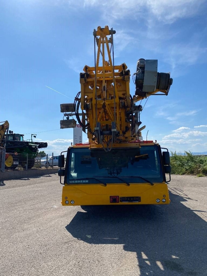 Liebherr MK 88 Certificat CE / 1er Main endommagée - Автокран: снимка 2 Liebherr MK 88 Certificat CE / 1er Main endommagée - Автокран: снимка 2