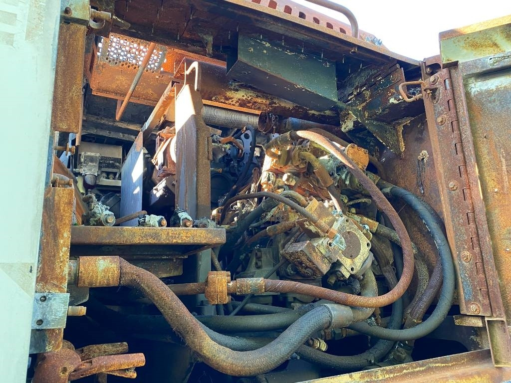 Гумени/ Метални вериги за Строителна техника Liebherr R964C LCV LITRONIC 2013 Vente en pièces détachée: снимка 8 Гумени/ Метални вериги за Строителна техника Liebherr R964C LCV LITRONIC 2013 Vente en pièces détachée: снимка 8