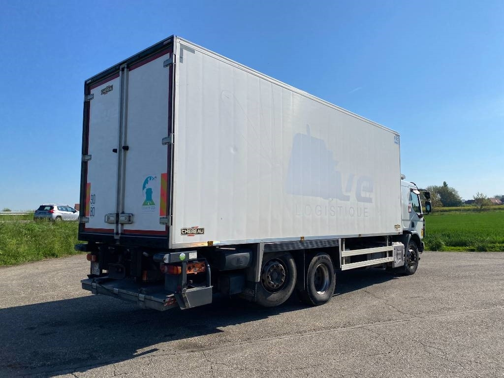 Renault D-430 WIDE CHEREAU INOGAM/LEVIAND 120 endommagé - Рефрижератор камион: снимка 4 Renault D-430 WIDE CHEREAU INOGAM/LEVIAND 120 endommagé - Рефрижератор камион: снимка 4