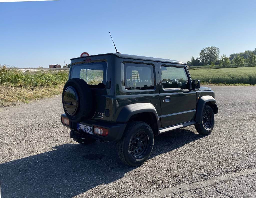 Suzuki JIMNY 1.5i 102/AllGrip endommagé - Лек автомобил: снимка 4 Suzuki JIMNY 1.5i 102/AllGrip endommagé - Лек автомобил: снимка 4