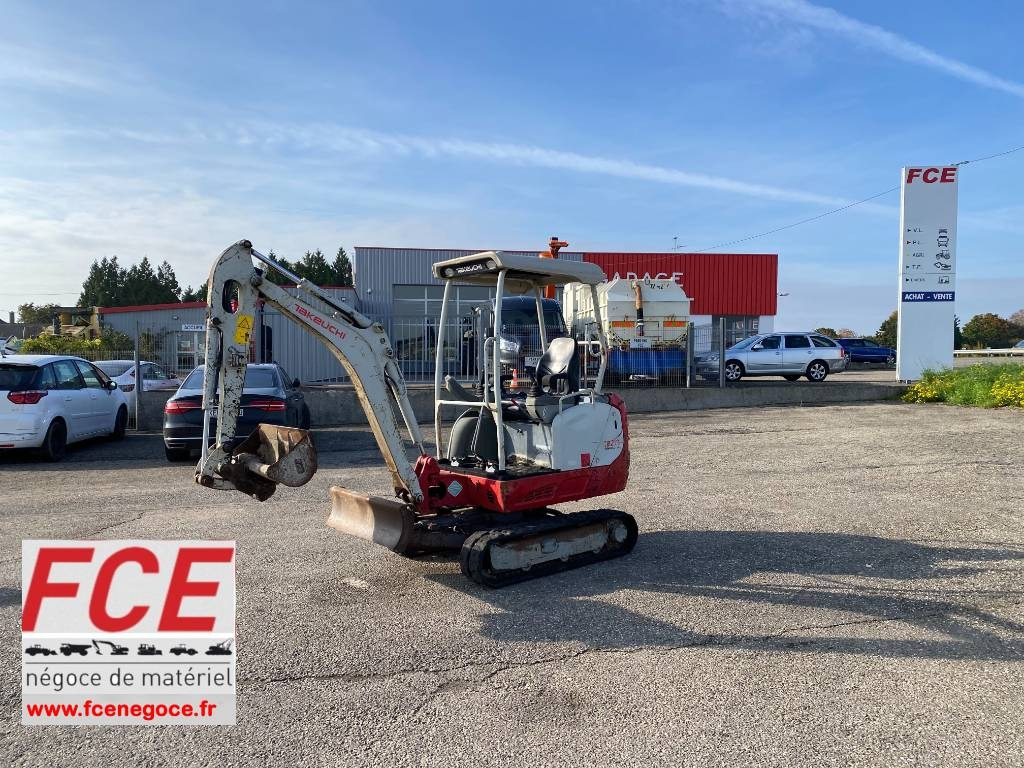 Takeuchi TB 216 /1er Main endommagée - Мини багер: снимка 1 Takeuchi TB 216 /1er Main endommagée - Мини багер: снимка 1
