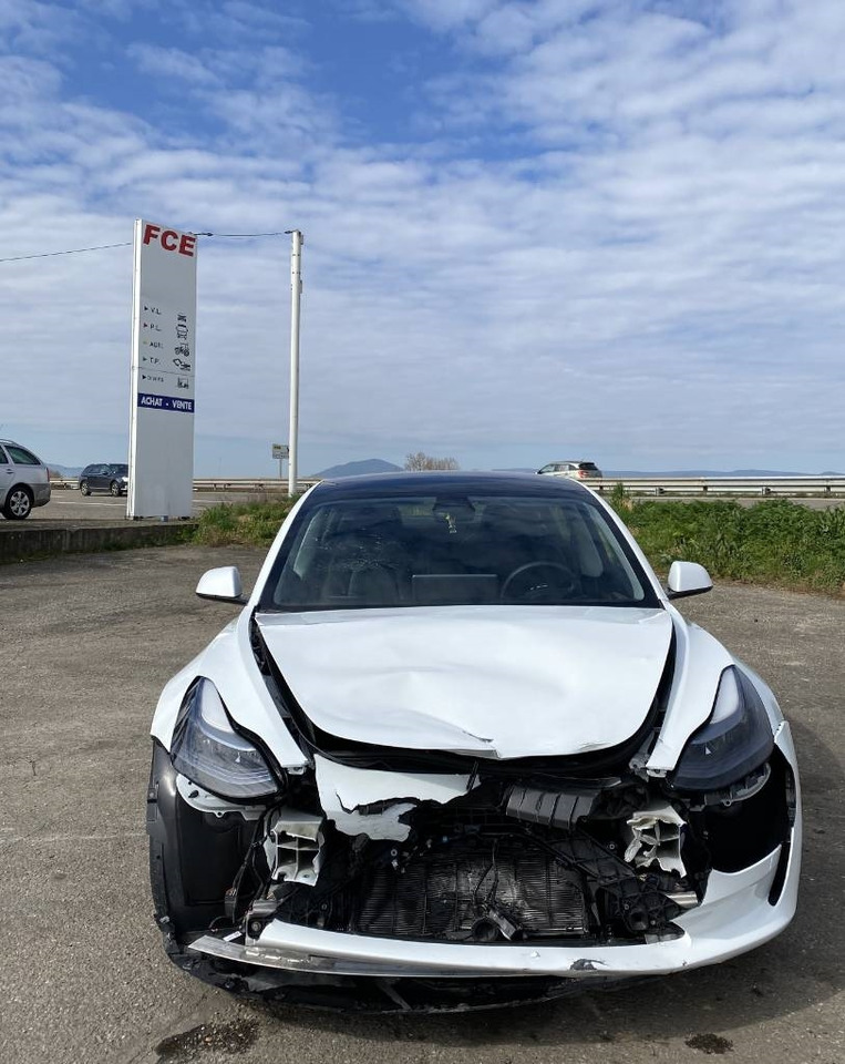 Tesla MODEL 3 - 5YJ3 Rwd Origine Française - Седан: снимка 2 Tesla MODEL 3 - 5YJ3 Rwd Origine Française - Седан: снимка 2