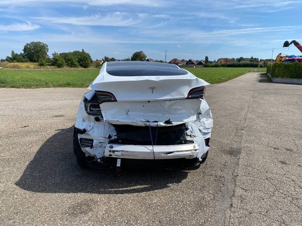 Tesla Model Y RWD / Origine Française endommagée  - Лек автомобил: снимка 5 Tesla Model Y RWD / Origine Française endommagée  - Лек автомобил: снимка 5