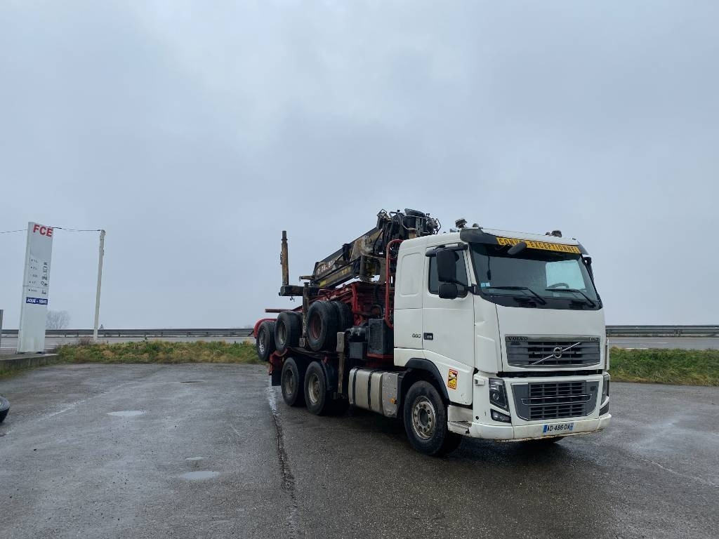 Volvo FH 660 RETARDER /DIEBOLT D2887 2017 endommagé - Камион за дърва: снимка 4 Volvo FH 660 RETARDER /DIEBOLT D2887 2017 endommagé - Камион за дърва: снимка 4