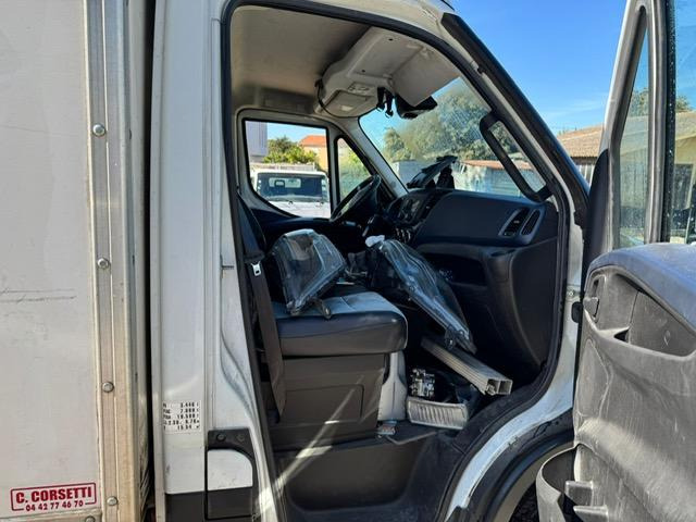 Iveco 70C180 CAISSE HAYON - Лекотоварен автомобил фургон: снимка 4 Iveco 70C180 CAISSE HAYON - Лекотоварен автомобил фургон: снимка 4