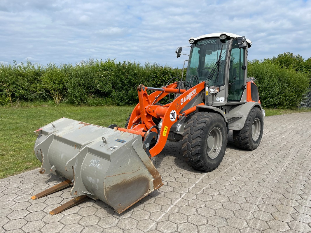 Atlas AR420 - Колесен товарач: снимка 1 Atlas AR420 - Колесен товарач: снимка 1
