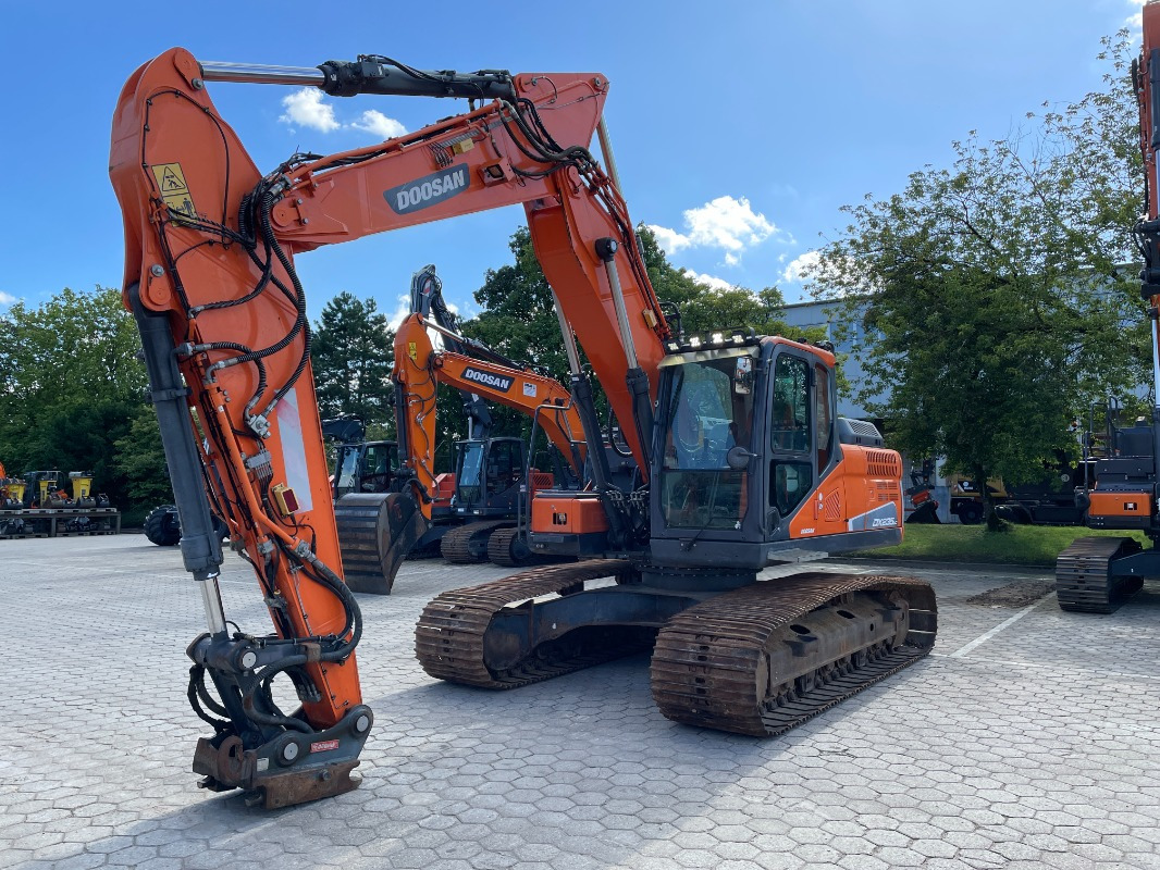 Doosan DX235LC-5 - Верижен багер: снимка 1 Doosan DX235LC-5 - Верижен багер: снимка 1