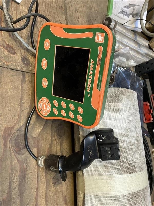 Amazone UX 4200 24m - Прикачна пръскачка: снимка 5 Amazone UX 4200 24m - Прикачна пръскачка: снимка 5