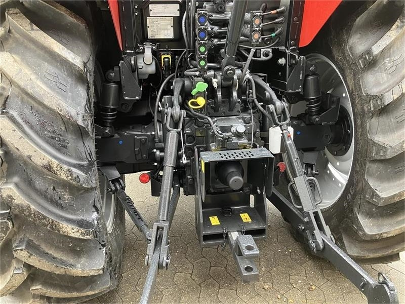 Case IH Farmall 100C - Трактор: снимка 4 Case IH Farmall 100C - Трактор: снимка 4