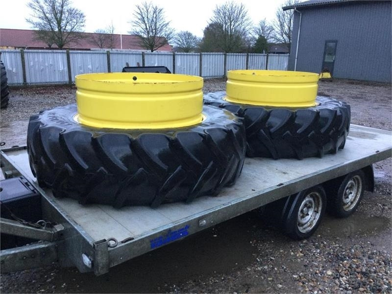 Continental 420/85 R38 - Гума: снимка 1 Continental 420/85 R38 - Гума: снимка 1