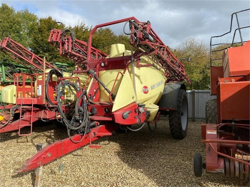 Hardi NAVIGATOR 6000L - Прикачна пръскачка: снимка 1 Hardi NAVIGATOR 6000L - Прикачна пръскачка: снимка 1
