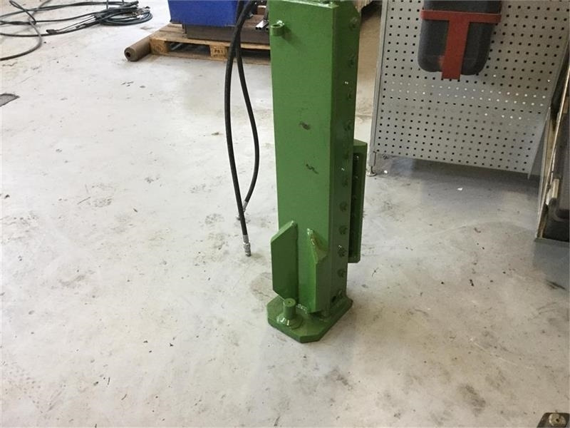 Krone Big X 630 Hitch BEMÆRK lang model - Машина за сено и фураж: снимка 4 Krone Big X 630 Hitch BEMÆRK lang model - Машина за сено и фураж: снимка 4
