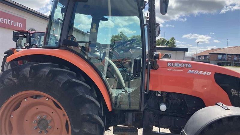 Kubota M8540N - Трактор: снимка 3 Kubota M8540N - Трактор: снимка 3