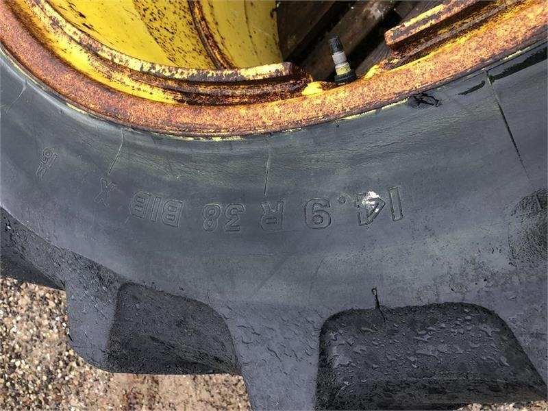 Michelin 14.9 R38 - Гума: снимка 2 Michelin 14.9 R38 - Гума: снимка 2