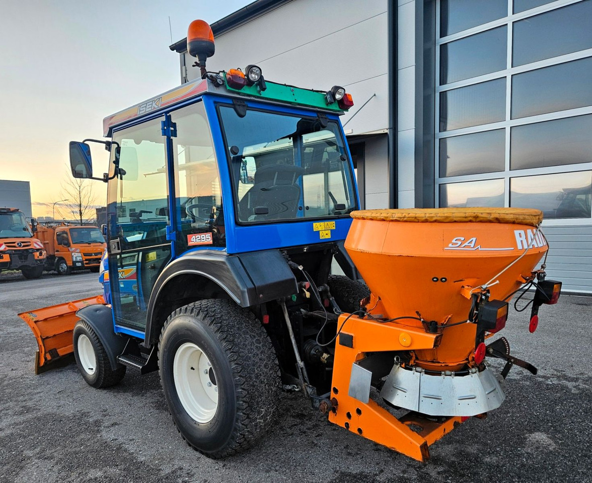 Iseki TH4295 AHL 4x4 Hydro Winterdienst - Трактор: снимка 3 Iseki TH4295 AHL 4x4 Hydro Winterdienst - Трактор: снимка 3