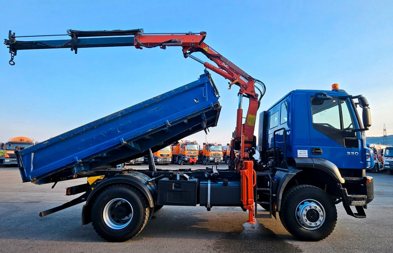 Iveco Trakker 190T33 4x4 Euro5 Kran Atlas 120.2E Funk - Самосвал камион, Камион с кран: снимка 2 Iveco Trakker 190T33 4x4 Euro5 Kran Atlas 120.2E Funk - Самосвал камион, Камион с кран: снимка 2