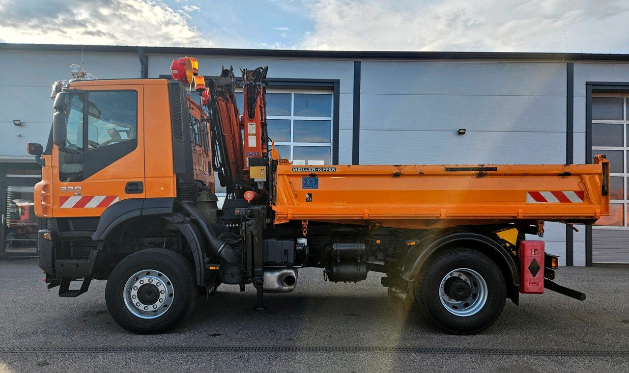 Iveco Trakker 190T33 4x4 Euro5 Kran Atlas Funk - Самосвал камион, Камион с кран: снимка 2 Iveco Trakker 190T33 4x4 Euro5 Kran Atlas Funk - Самосвал камион, Камион с кран: снимка 2