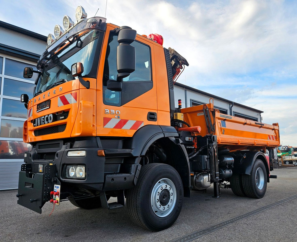 Iveco Trakker 190T33 4x4 Euro5 Kran Atlas Funk - Самосвал камион, Камион с кран: снимка 1 Iveco Trakker 190T33 4x4 Euro5 Kran Atlas Funk - Самосвал камион, Камион с кран: снимка 1