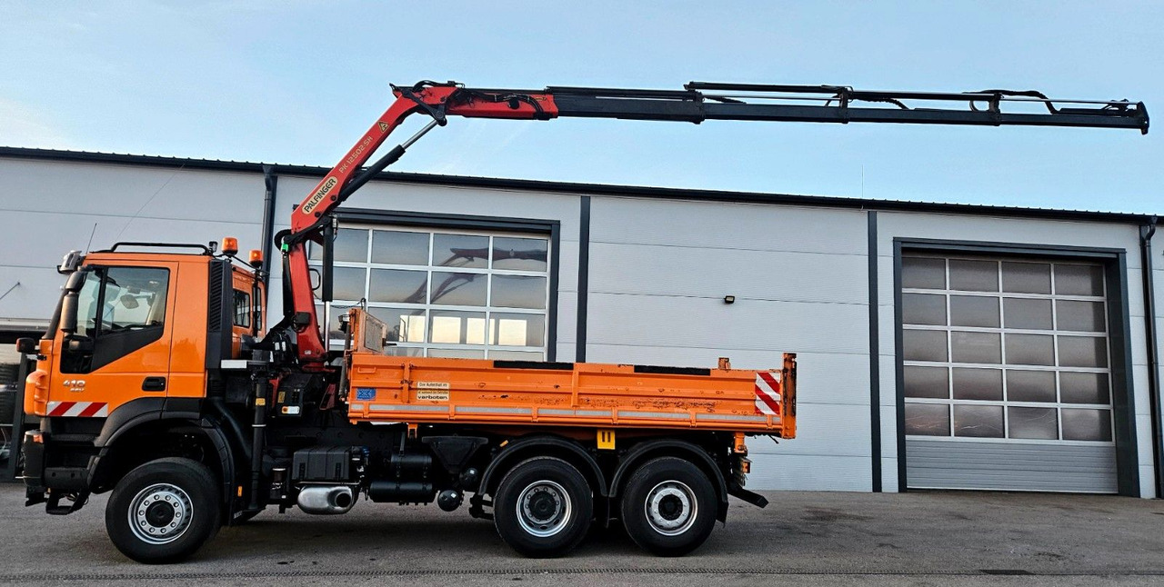 Iveco Trakker 410 6x4-4 EEV Palfinger PK12502 Funk - Самосвал камион, Камион с кран: снимка 3 Iveco Trakker 410 6x4-4 EEV Palfinger PK12502 Funk - Самосвал камион, Камион с кран: снимка 3