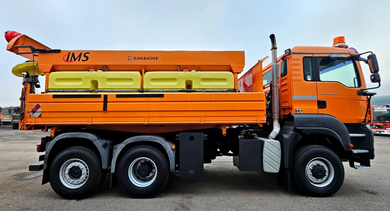 MAN TGA 28.400 6x4-4 Winterdienst - Самосвал камион: снимка 2 MAN TGA 28.400 6x4-4 Winterdienst - Самосвал камион: снимка 2