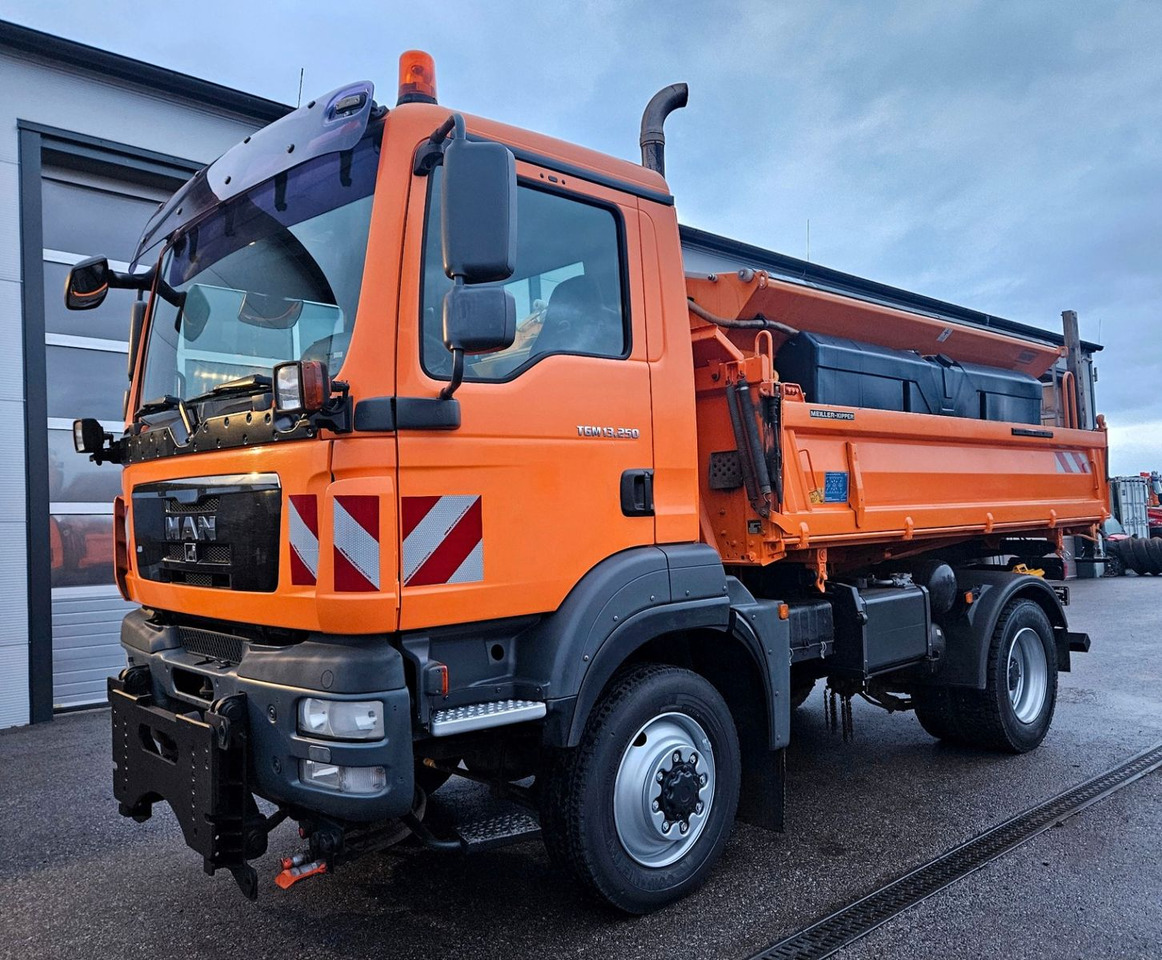 MAN TGM 13.250 4x4 Euro5 Winterdienst - Самосвал камион: снимка 1 MAN TGM 13.250 4x4 Euro5 Winterdienst - Самосвал камион: снимка 1
