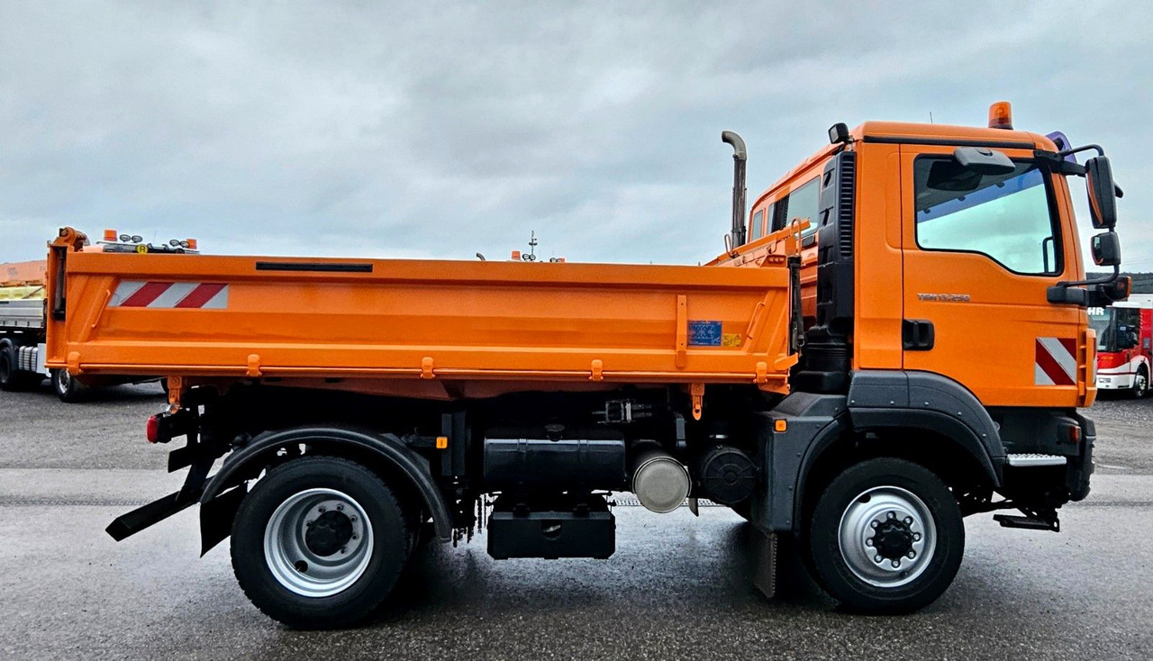 Самосвал камион MAN TGM 13.250 4x4 Euro5 Winterdienst: снимка 18 Самосвал камион MAN TGM 13.250 4x4 Euro5 Winterdienst: снимка 18