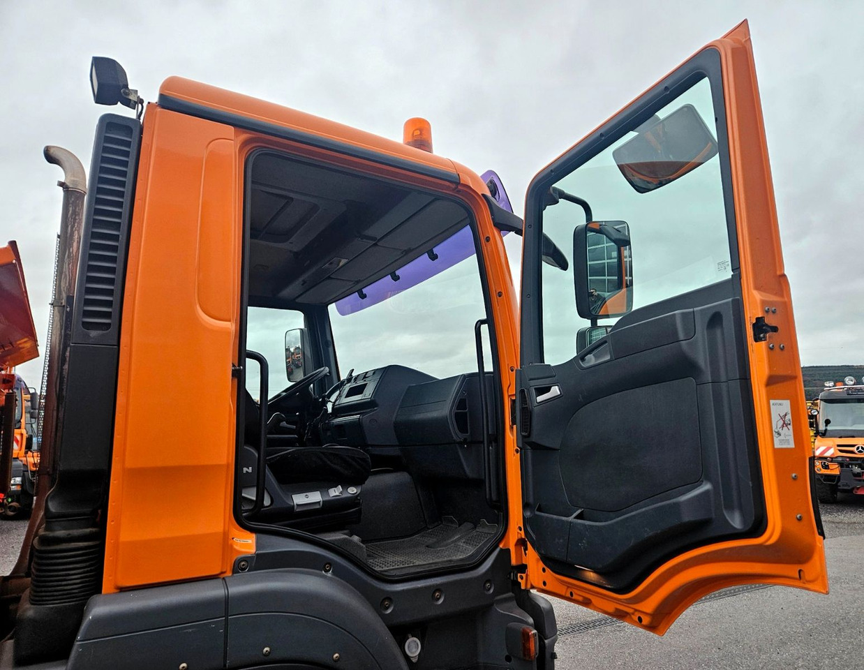 Самосвал камион MAN TGM 13.250 4x4 Euro5 Winterdienst: снимка 24 Самосвал камион MAN TGM 13.250 4x4 Euro5 Winterdienst: снимка 24