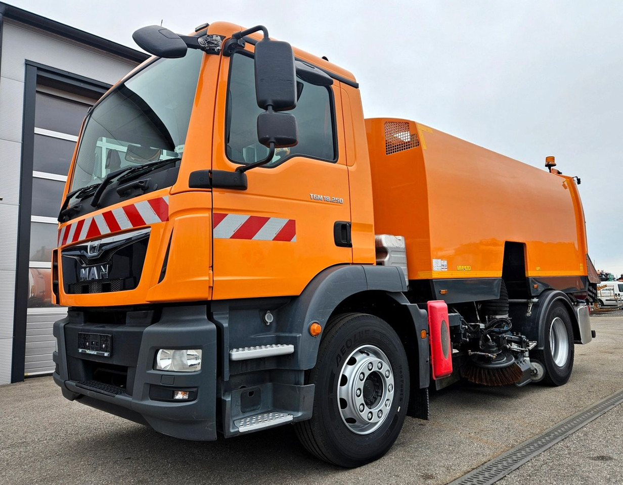 MAN TGM 18.250 Euro6 BROCK SL200 L+R Aufbaumotor - Мотометачна машина: снимка 1 MAN TGM 18.250 Euro6 BROCK SL200 L+R Aufbaumotor - Мотометачна машина: снимка 1