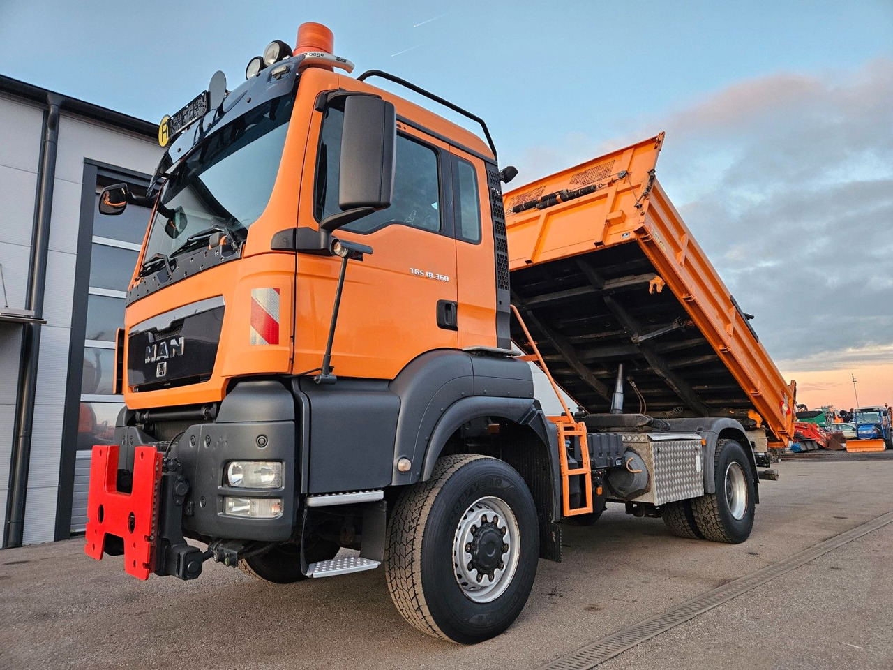 MAN TGS 18.360 4x4 BL Euro5 Meiller - Самосвал камион: снимка 5 MAN TGS 18.360 4x4 BL Euro5 Meiller - Самосвал камион: снимка 5