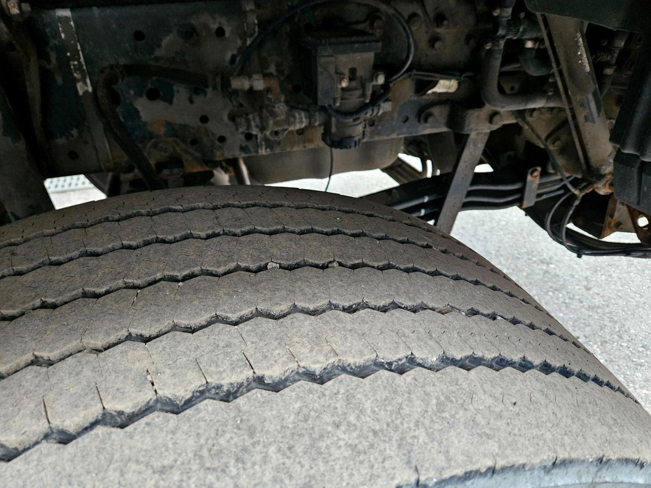 Самосвал камион MAN TGS 28.400 6x4-4 BL Winterdienst Schmidt Euro5: снимка 15 Самосвал камион MAN TGS 28.400 6x4-4 BL Winterdienst Schmidt Euro5: снимка 15